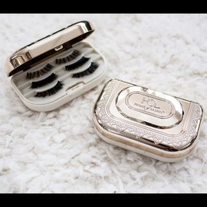 Pair of House of Lashes eyelash cases (2)